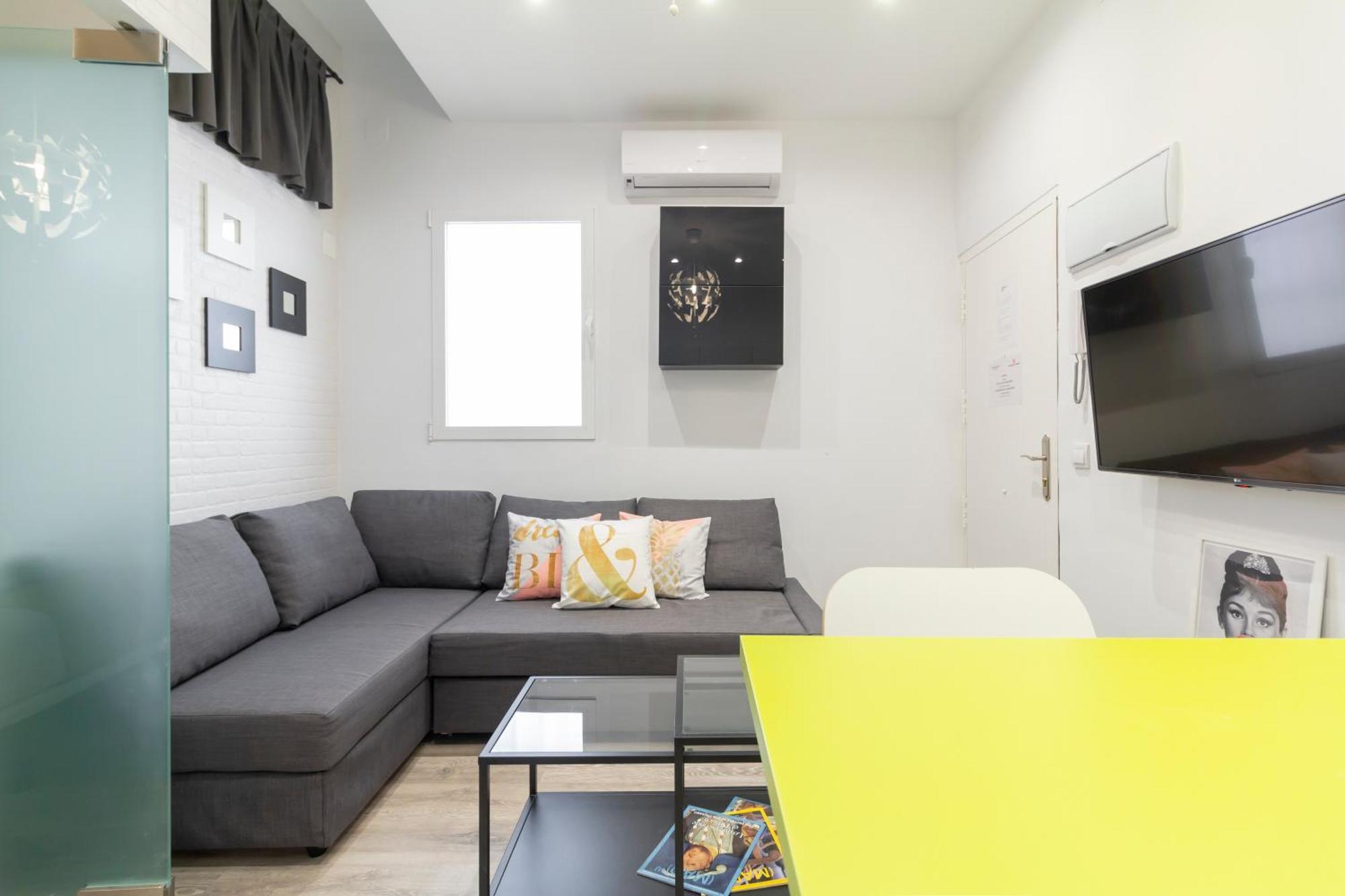 Ronda De Valencia Apartamento Madrid Bagian luar foto