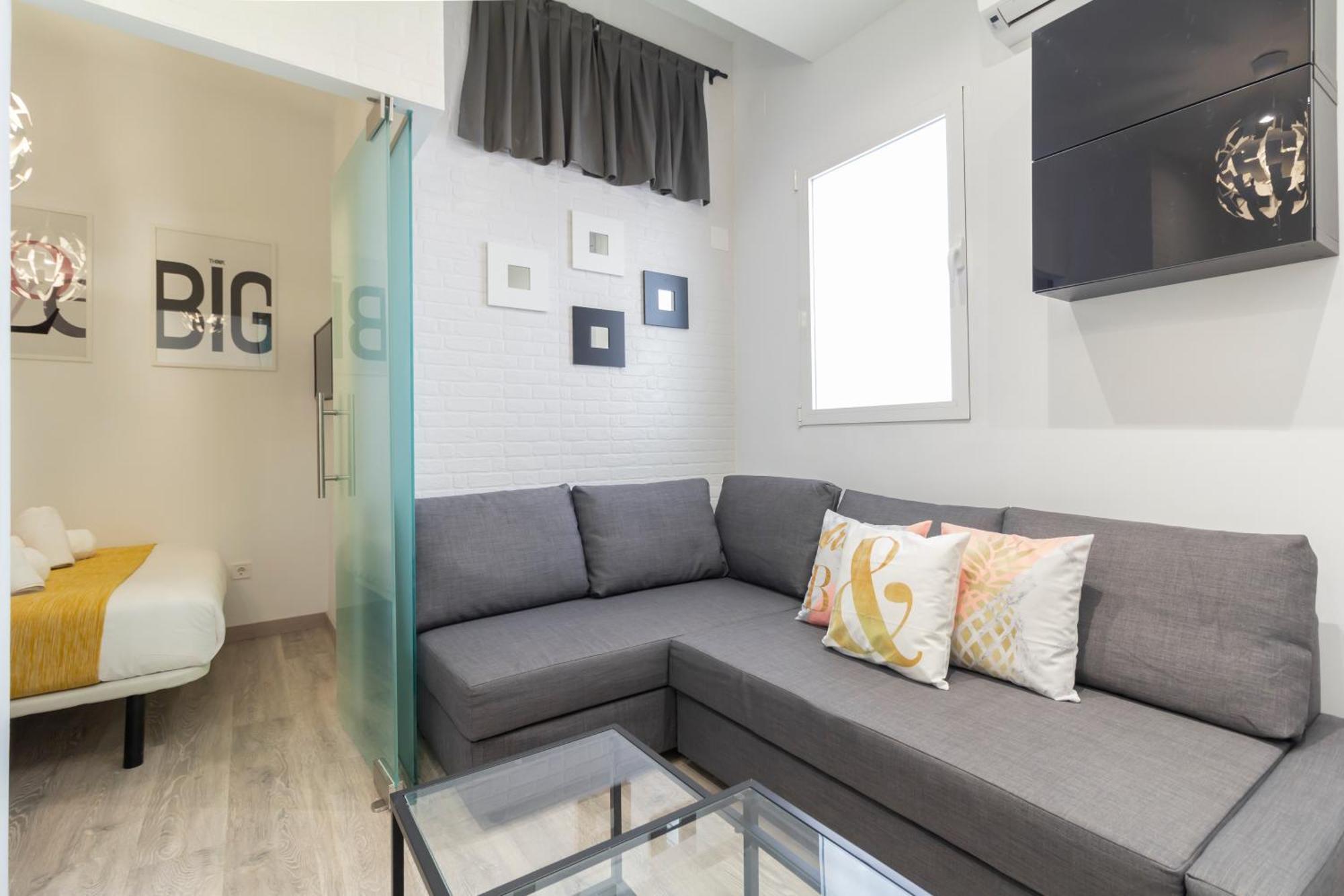 Ronda De Valencia Apartamento Madrid Bagian luar foto