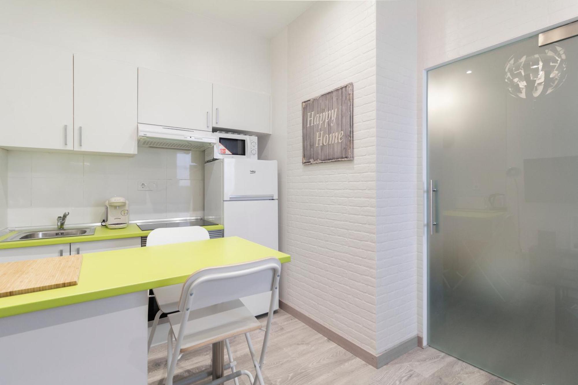 Ronda De Valencia Apartamento Madrid Bagian luar foto