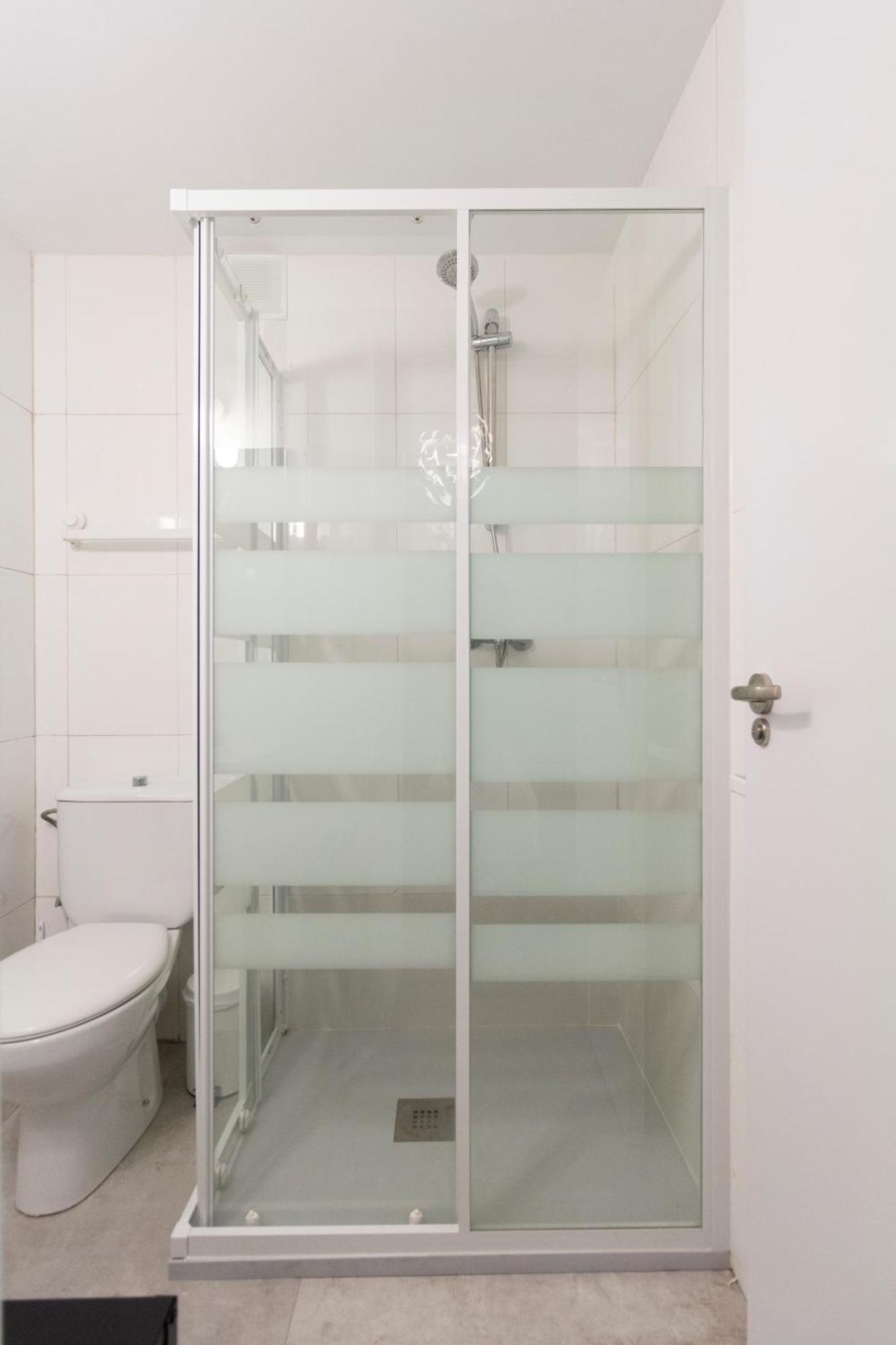 Ronda De Valencia Apartamento Madrid Bagian luar foto